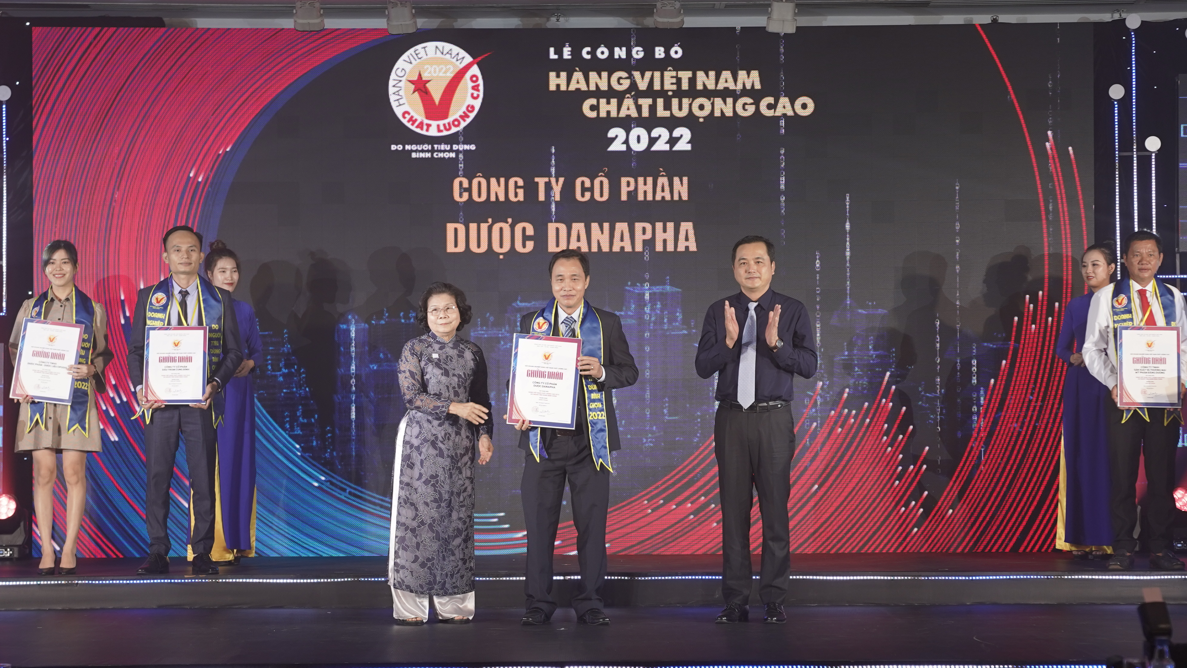 CÔNG TY CP DƯỢC DANAPHA ĐƯỢC VINH DANH TẠI LỄ TRAO GIẢI "HÀNG VIỆT NAM CHẤT LƯỢNG CAO" NĂM 2022